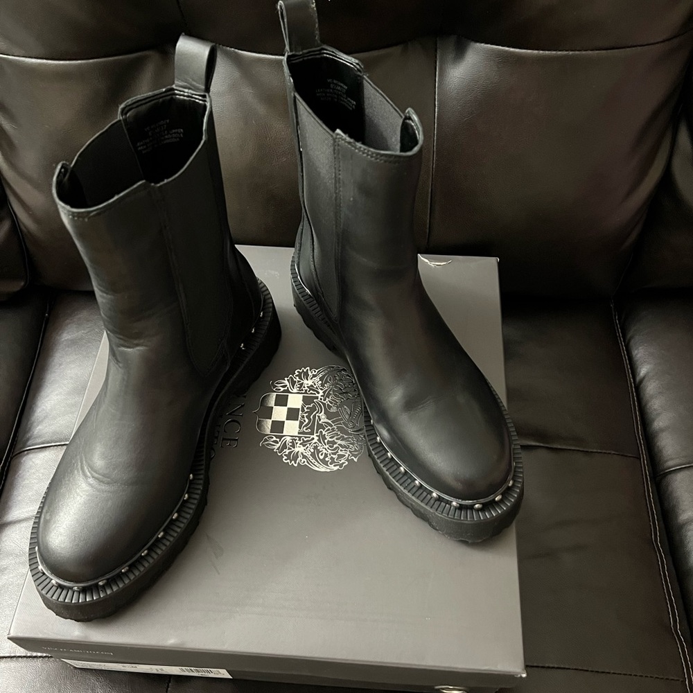 VINCE CAMUTO Black Pull-On Boots - Size: 6.5 - Picture 10 of 13